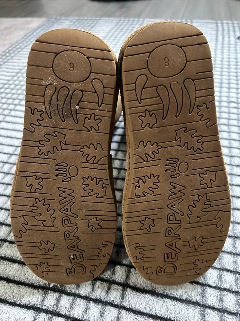 Women's BearPaw Phylly Boots 6)